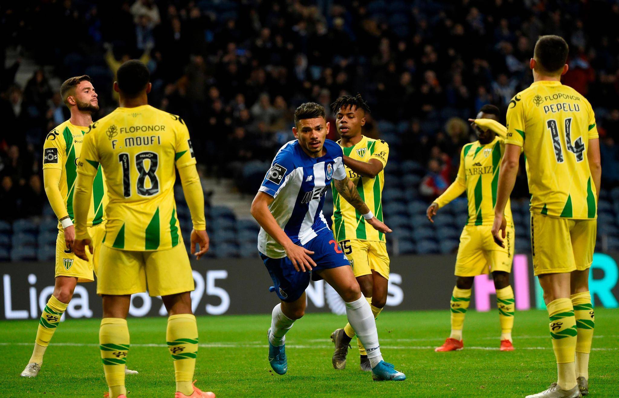 葡超清晨走向成谜，波尔图篮板制胜，媒体盛赞，临场指挥获称赞(葡超波尔图绝杀)