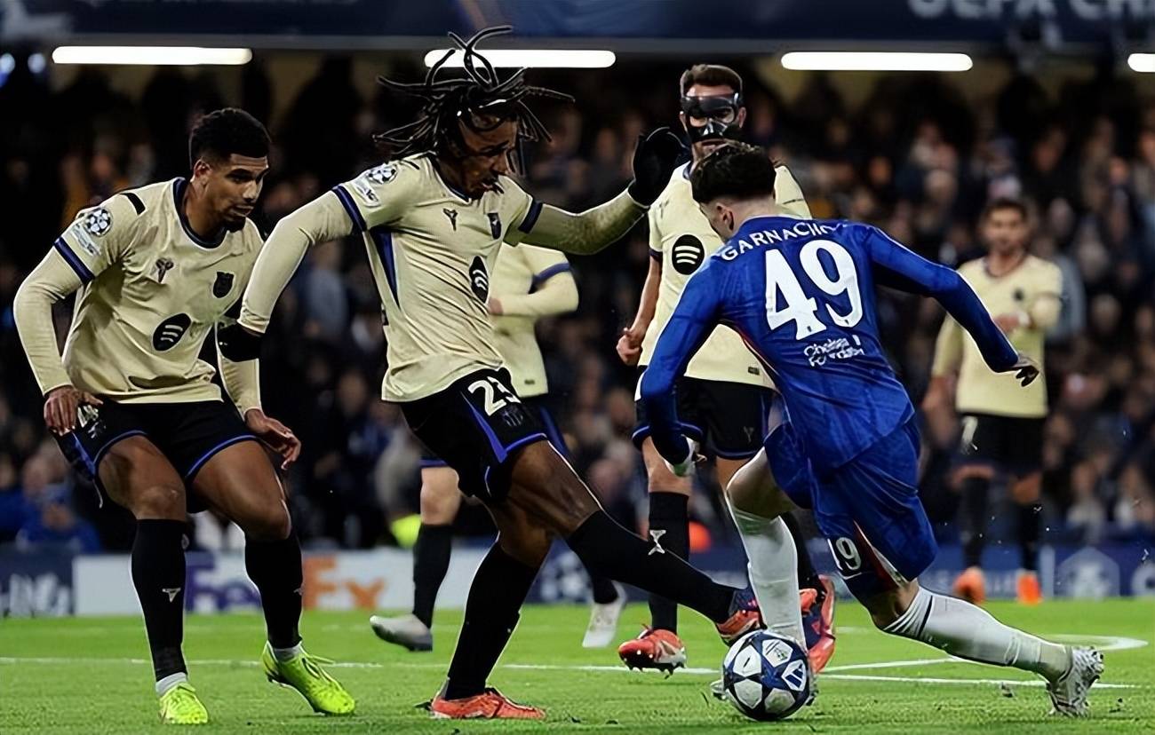 赛地聚焦——德国杯赛前热度飙升，阿贾克斯单刀错失，引发热议，纪律约束更严格的简单介绍