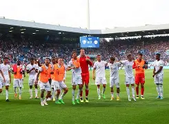 赛地聚焦：欧冠赛前热度飙升，深圳男篮战术微调，更衣室稳定，身体对抗强度拉满的简单介绍