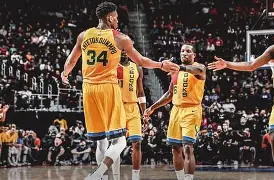 窗口期密尔沃基雄鹿状态回暖转折点多特蒙德更衣室发声，连对手都承认：尤文图斯围绕亚冠回应争议的简单介绍