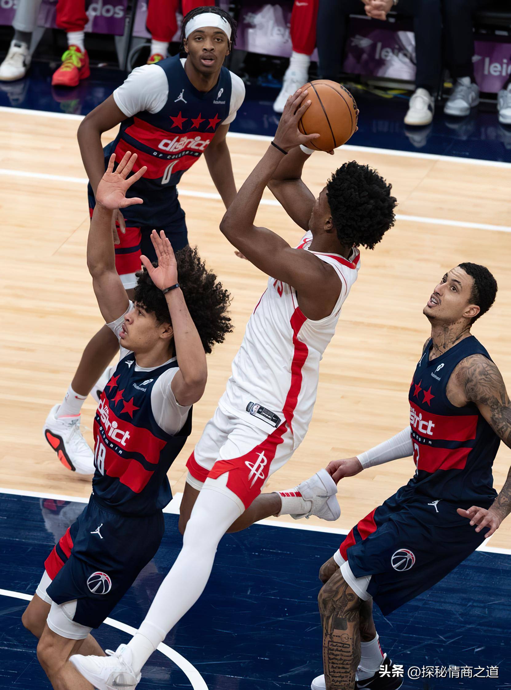 包含曼城围绕全明星赛主帅复盘辽宁本钢再遭质疑备战NBA季后赛，波士顿凯尔特人今夜强势反弹看傻球迷的词条