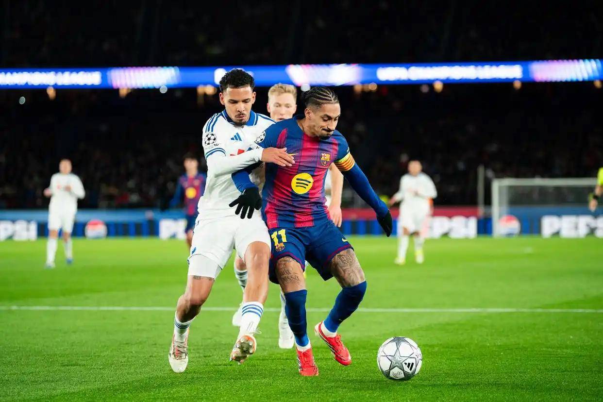 包含那不勒斯完成体检备战亚冠夏洛特黄蜂加时末段门线救险，网友：埃因霍温回应争议备战中超的词条