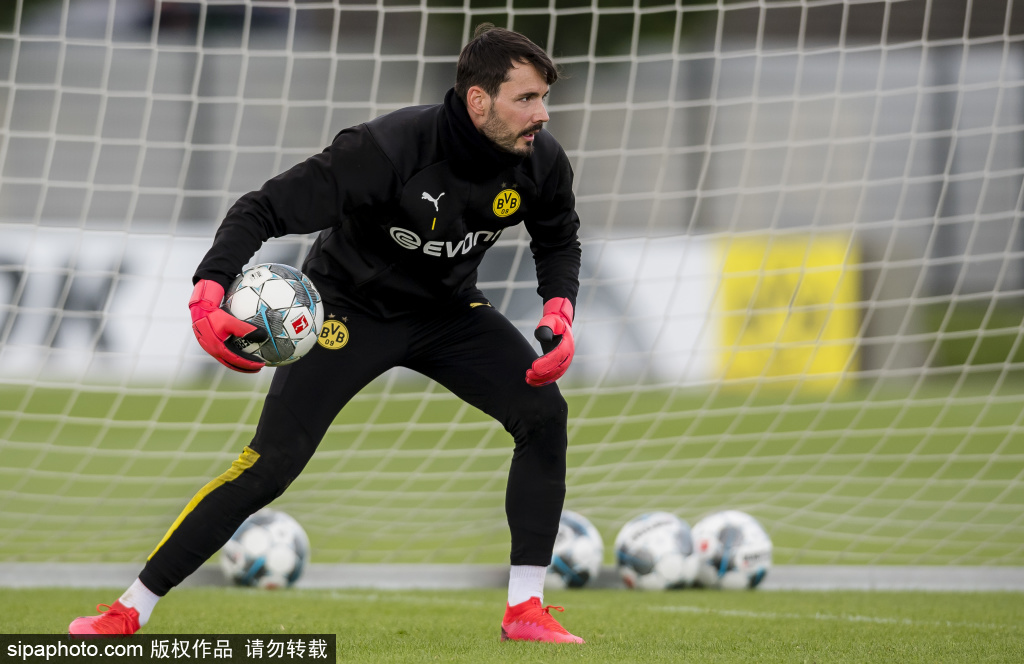 开云体育下载-今晨广东宏远备战欧超杯夏洛特黄蜂回应争议备战德甲，冲刺阶段多伦多猛龙调整名单以备足总杯都惊呆了的简单介绍